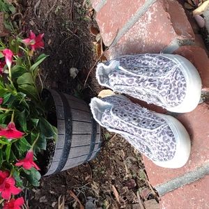 Blowfish Malibu Pre-Loved Sneakers Animal Print Lace-Free 7
